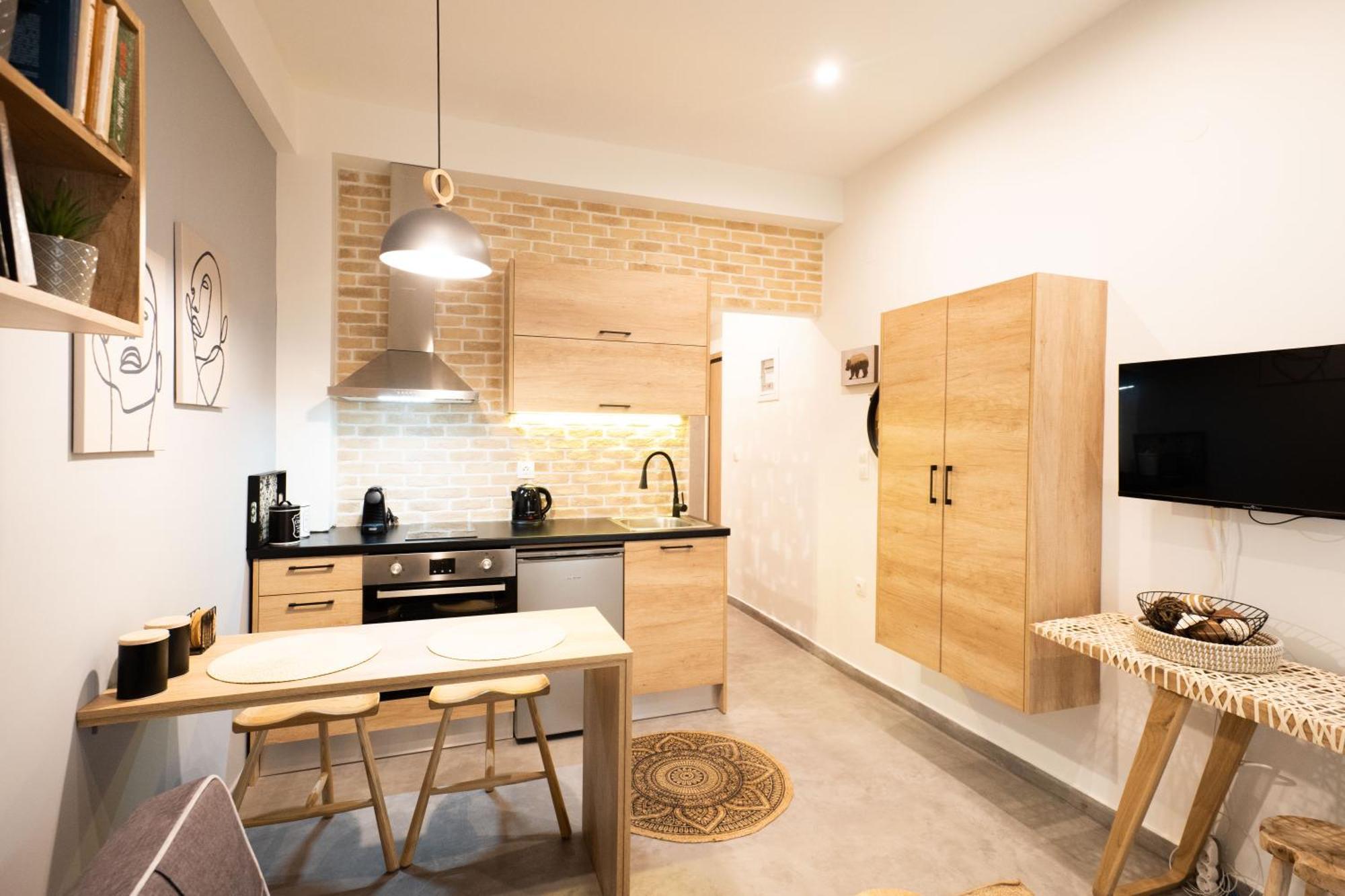 F & B Collection - Flat For 3 *